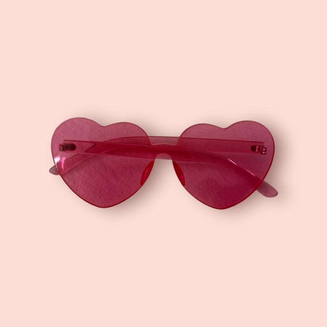 Lovelina | Acrylic Heart Shape Glasses - SOHARA: PINK | Pink sunglasses without a border.
