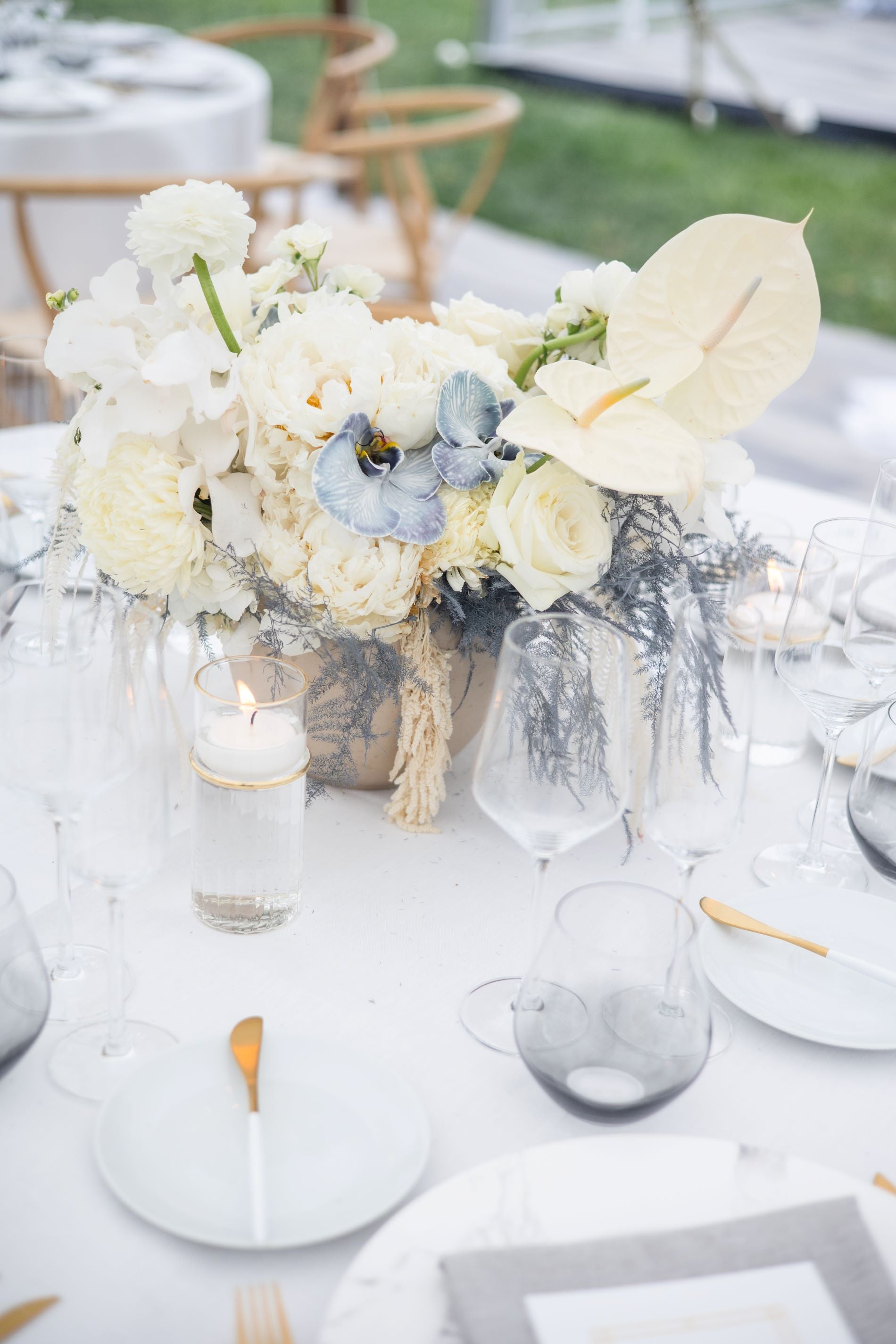 PHOTO BY LOVEWELL PLACE SETTINGS WITH GREY AND WHITE CENTERPIECE