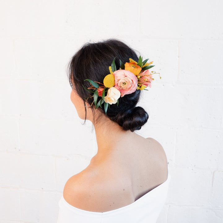 Sunshine tone floral hair comb