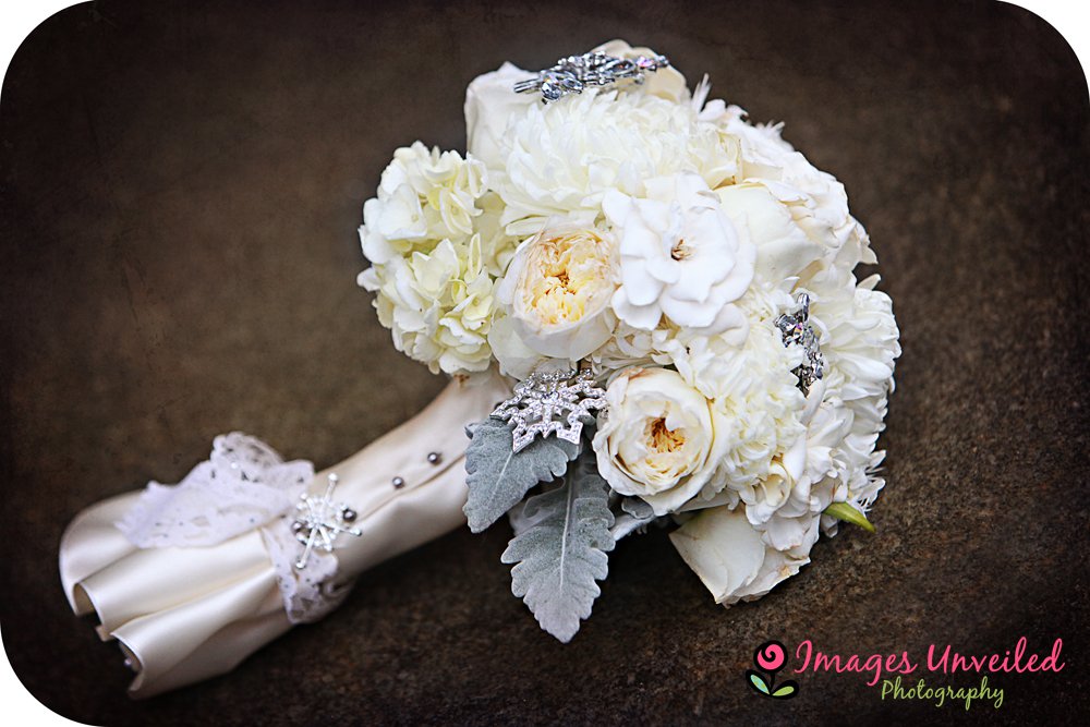 Stacy K Snapshot: Winter Wedding | Rochester Wedding Florist