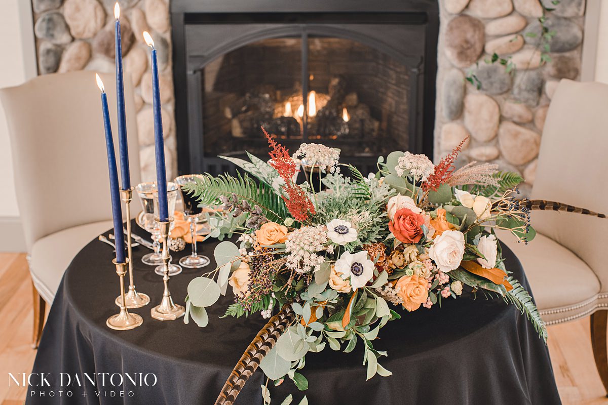 fall inspired sweetheart table arrangement