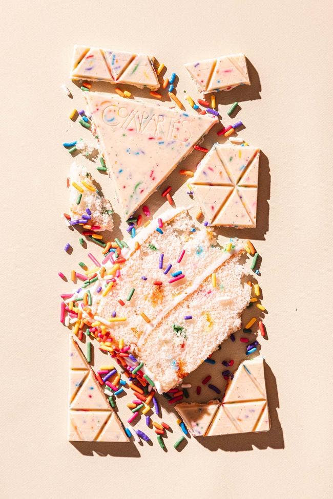Compartes Chocolate | CAKE and Sprinkles Chocolate Bar