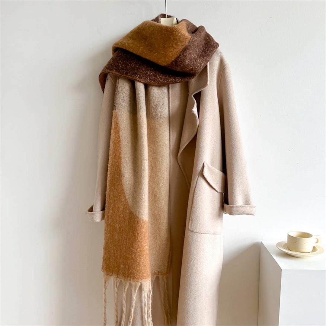 Accity | Colorblock Scarf | Dark brown winter scarf.