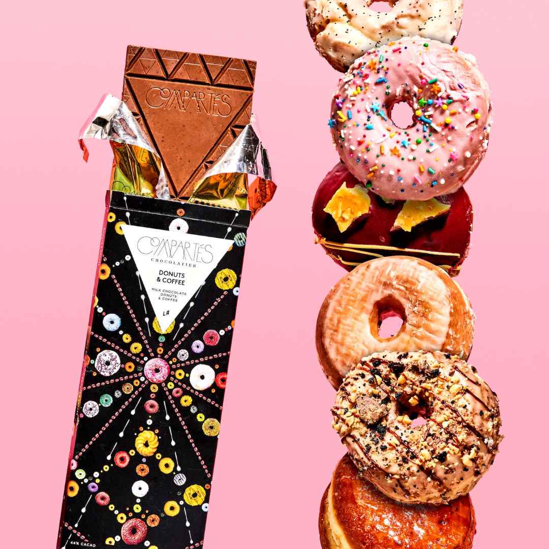 Compartes Chocolate | Donuts & Coffee milk chocolate bar.