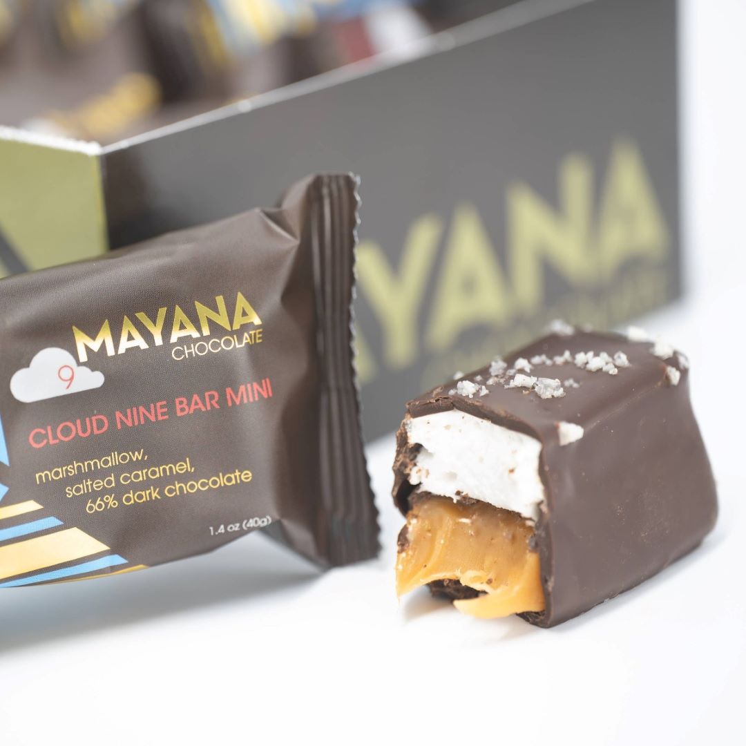 Mayana Cloud 9 Mini Bar | A brown package with a chocolate bar full of caramel and marshmallow.