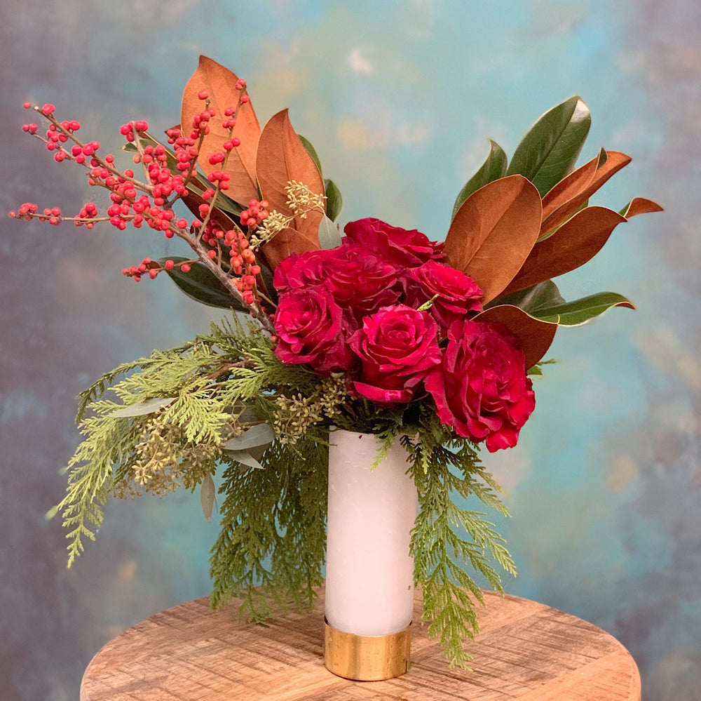 half dozen roses red in vase