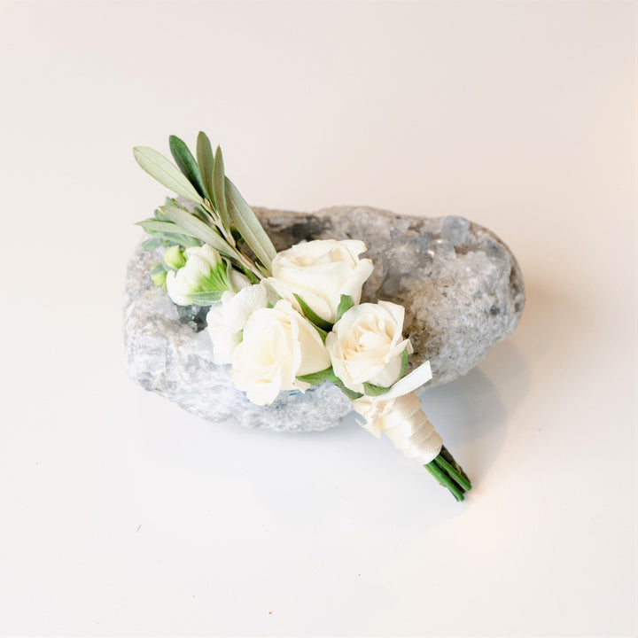white and neutral boutonniere wedding florist prom florist