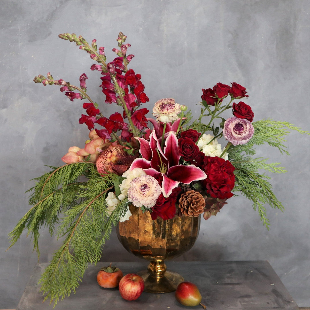 How to Incorporate Flowers into Your Holiday Decor